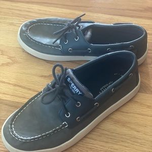 Boys size 5 sperrys